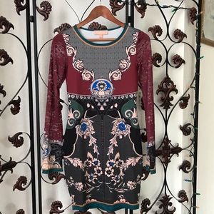 Nice dress with lace sleeves